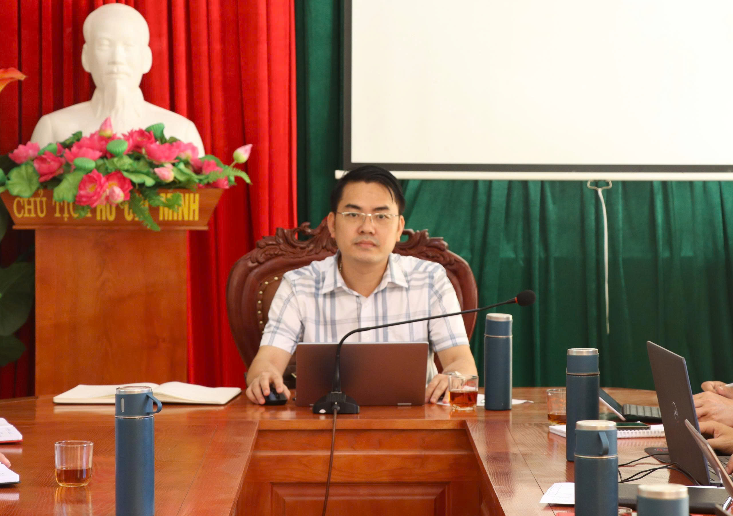 Anh-tin-bai